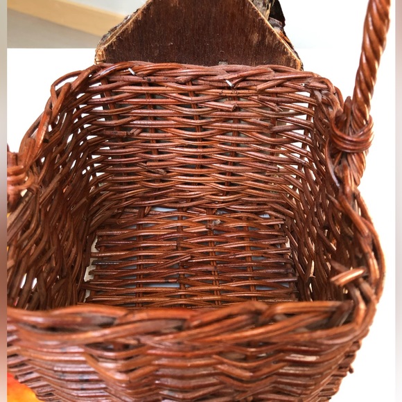 Vintage Haunted House Witch Wicker Basket - Picture 6 of 7